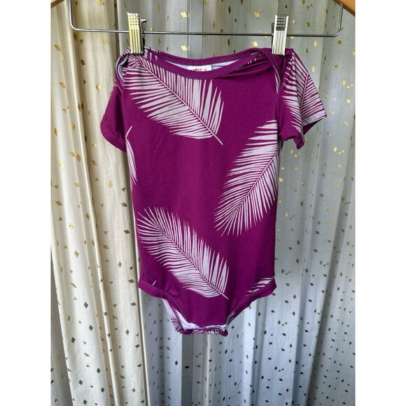 Hula Bay Baby Girl Hawaiian Aloha Tropical Palm Leaves Bodysuit 12M - Picture 2 of 5